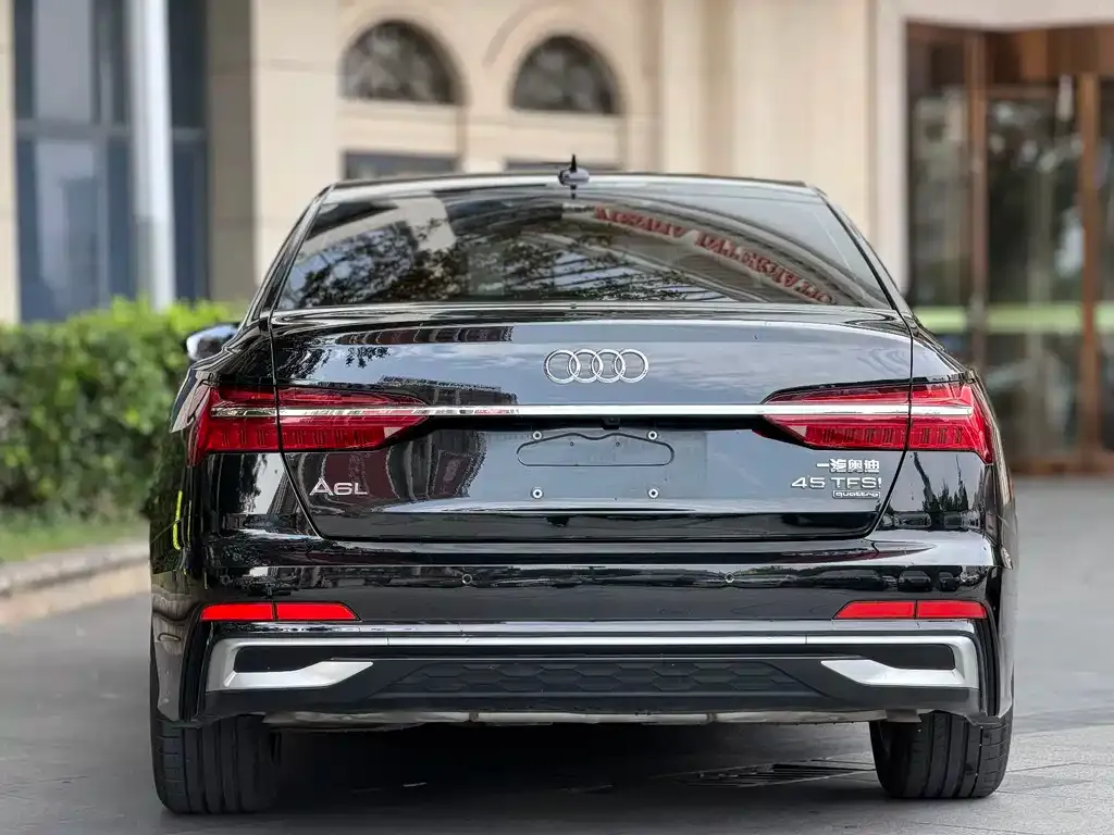 Audi A6L — фото 8