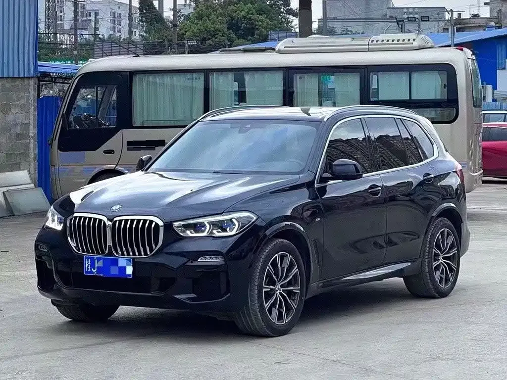BMW X5 (Import) — фото 1