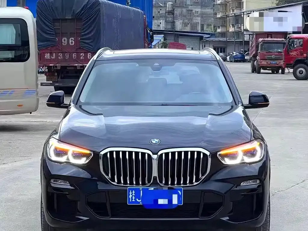 BMW X5 (Import) — фото 2
