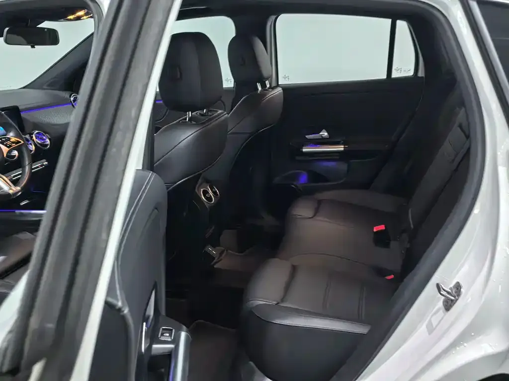 Mercedes-Benz GLA — фото 10