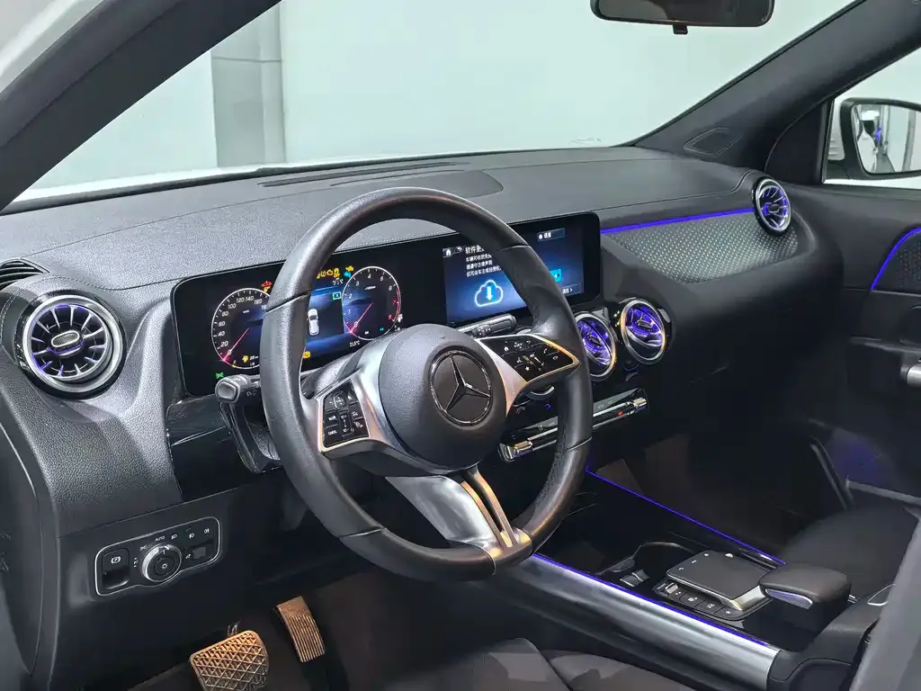 Mercedes-Benz GLA — фото 8