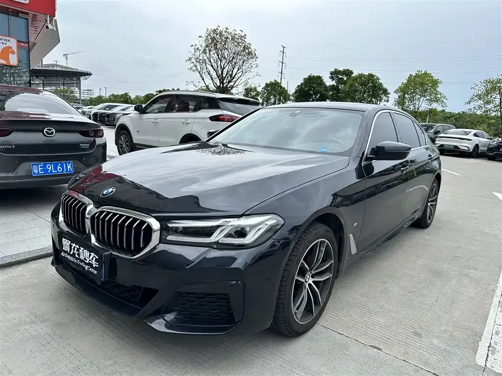 BMW 5 Series — фото 1