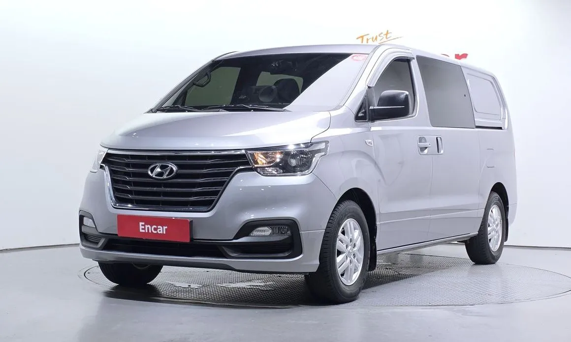 Hyundai Starex — фото 1