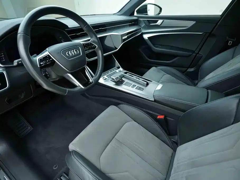Audi A6L — фото 10