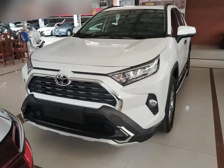 Toyota RAV4 — фото 6