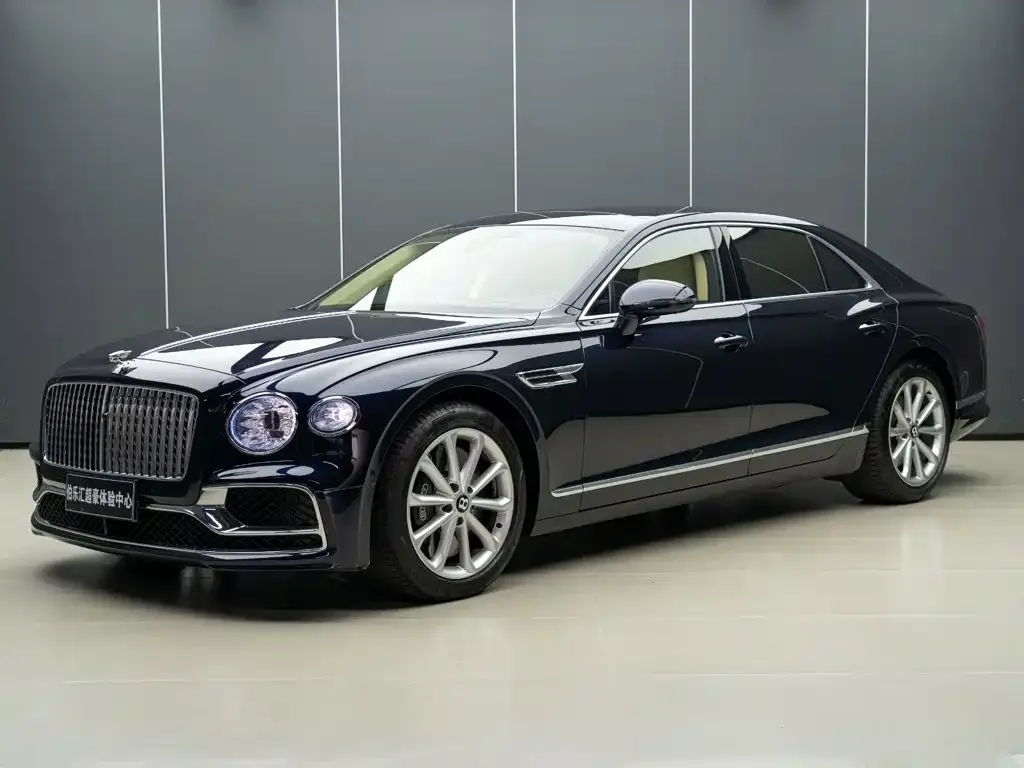 Bentley Flying Spur — фото 1