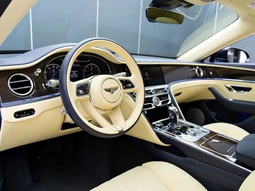 Bentley Flying Spur — фото 6