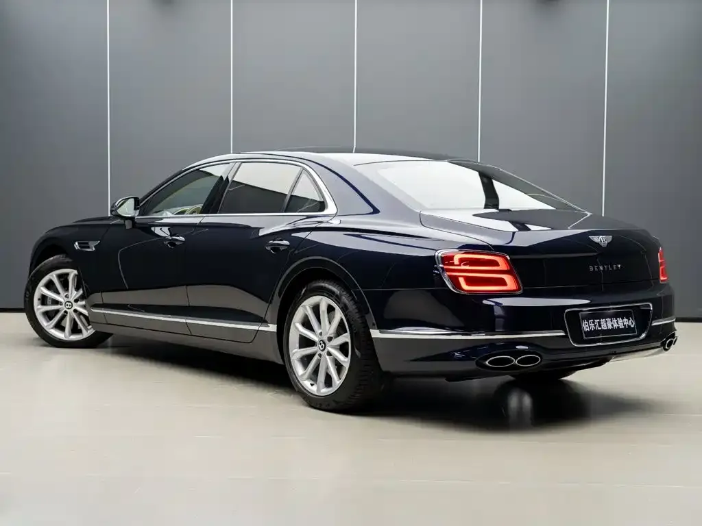 Bentley Flying Spur — фото 2