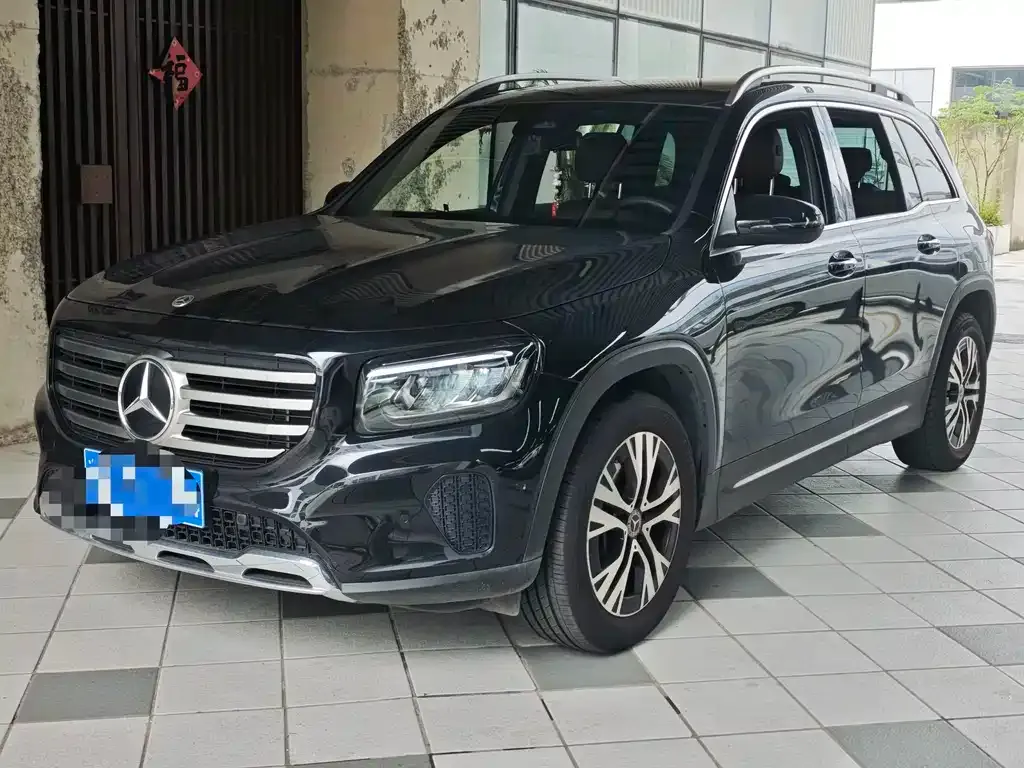 Mercedes-Benz GLB — фото 1