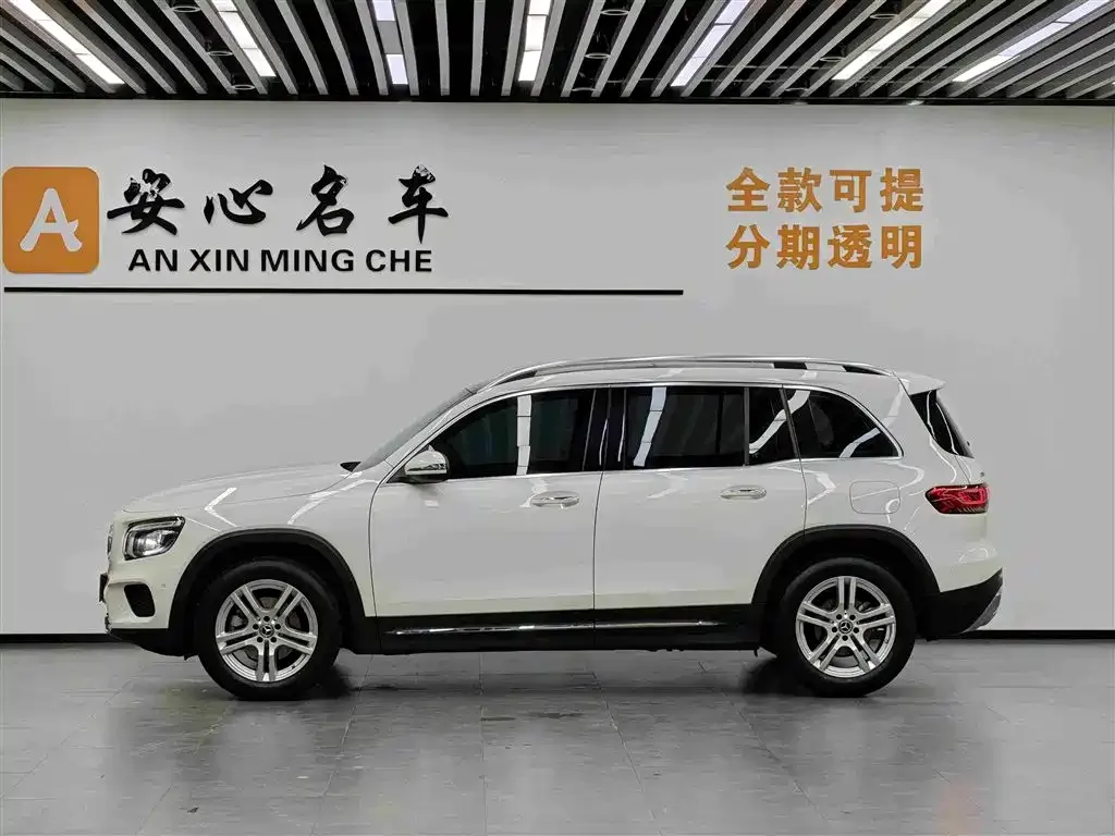 Mercedes-Benz GLB — фото 10