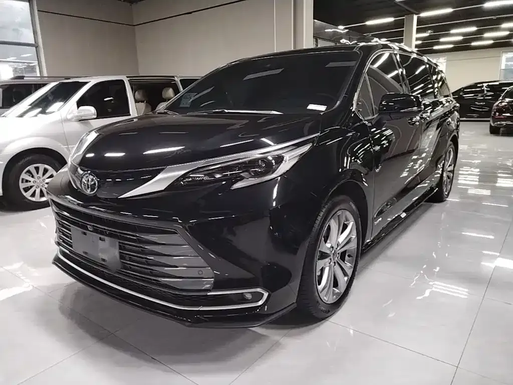 Toyota Sienna — фото 7