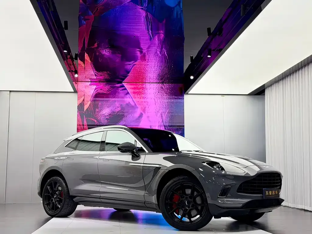 Aston Martin DBX — фото 3