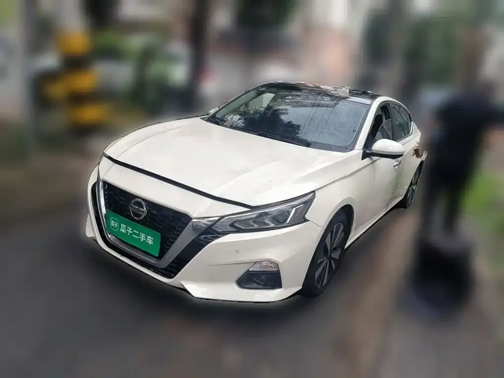 Nissan Teana — фото 1