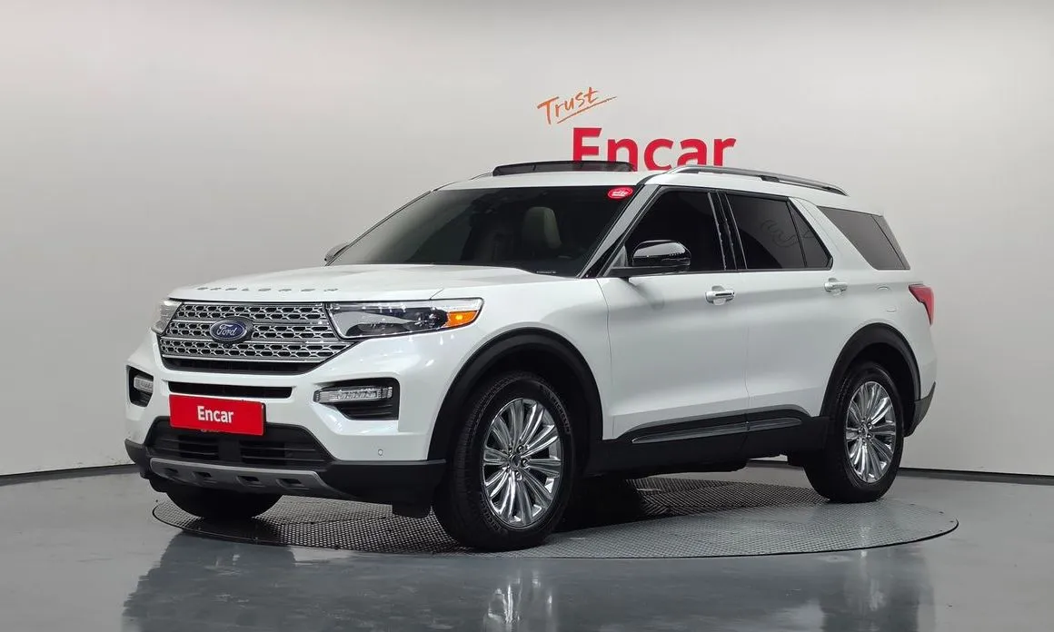 Ford Explorer — фото 1