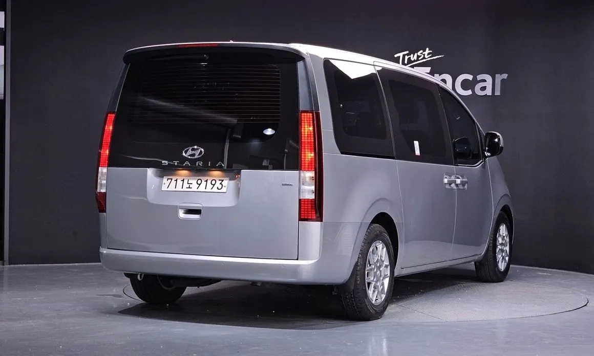 Hyundai Staria — фото 2