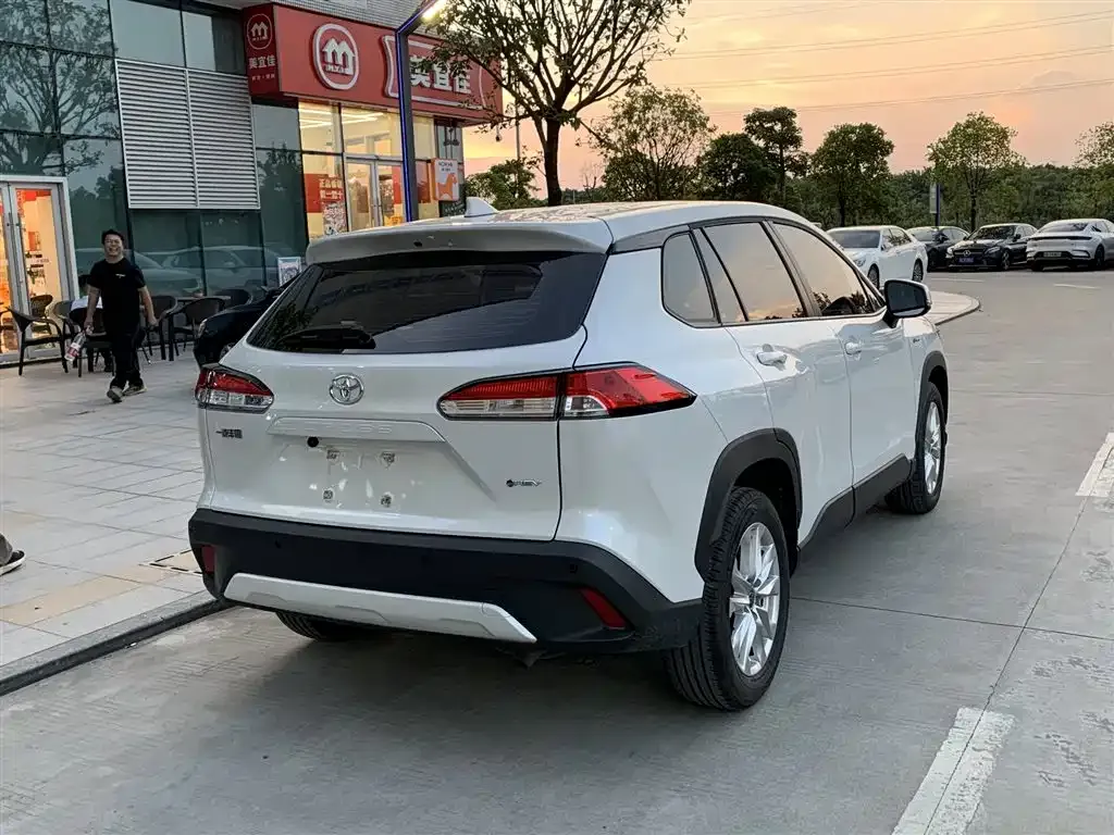 Toyota Corolla Cross — фото 4