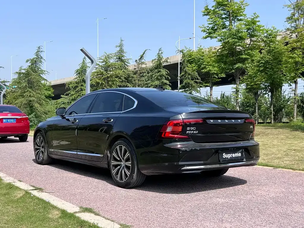 Volvo S90 — фото 10