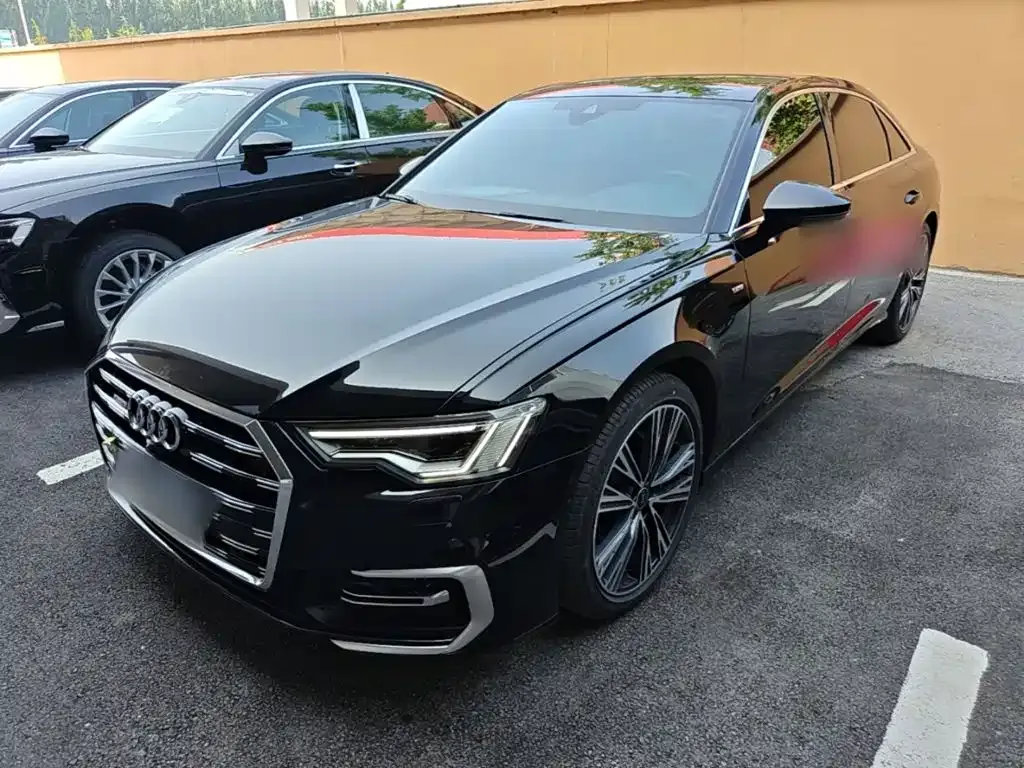 Audi A6L — фото 1