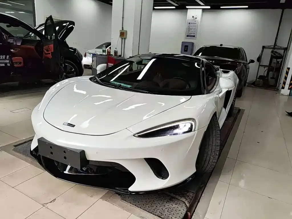 McLaren GT — фото 1