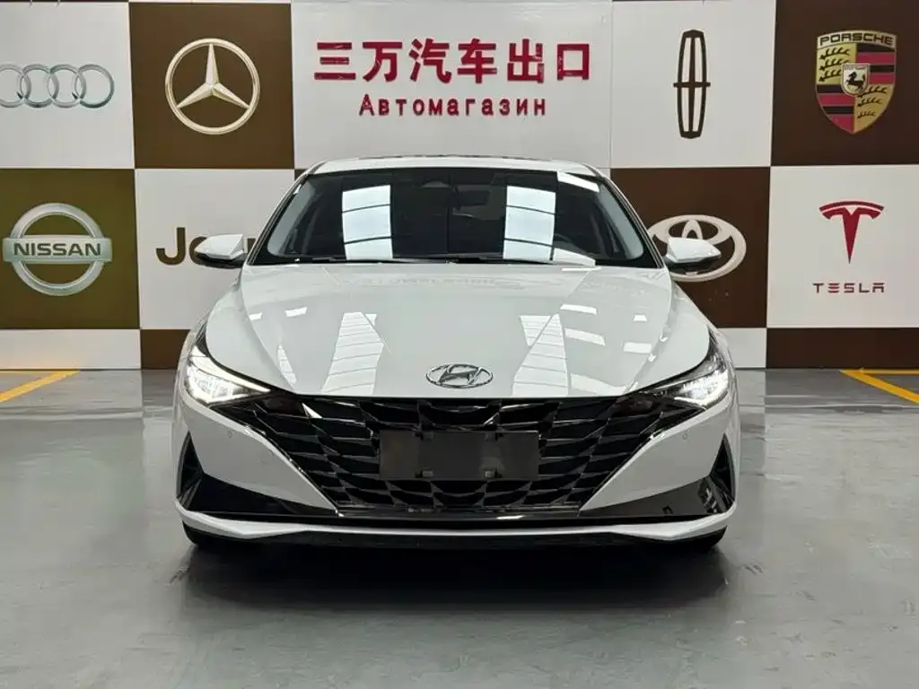 Hyundai Elantra — фото 4