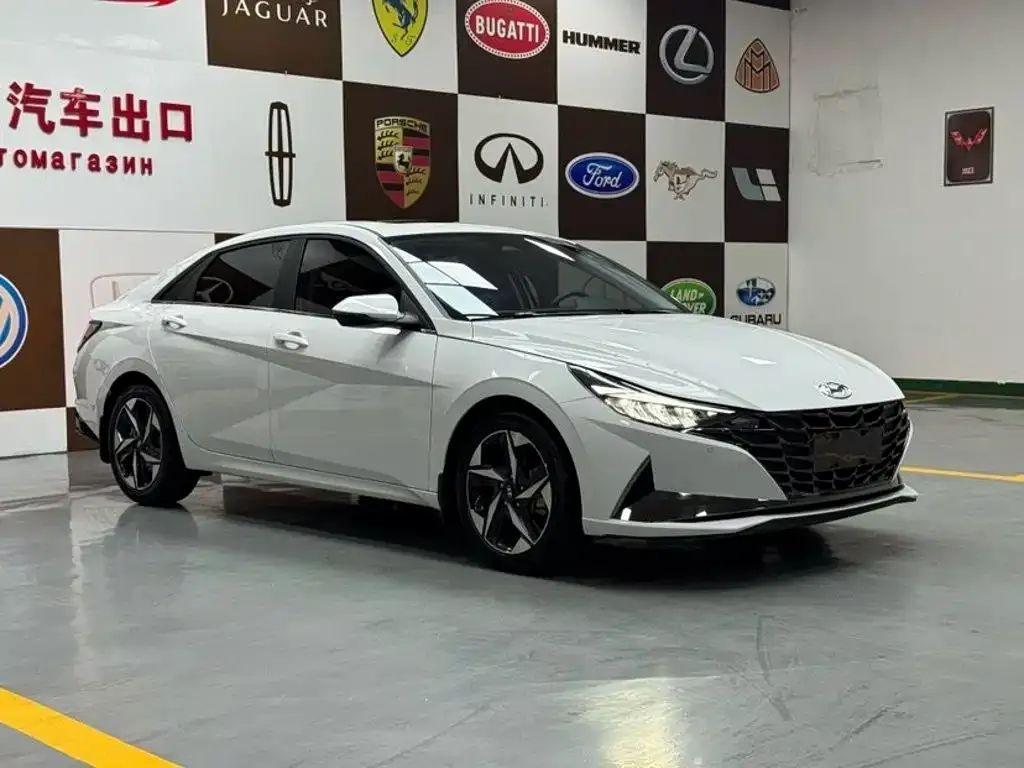 Hyundai Elantra — фото 10