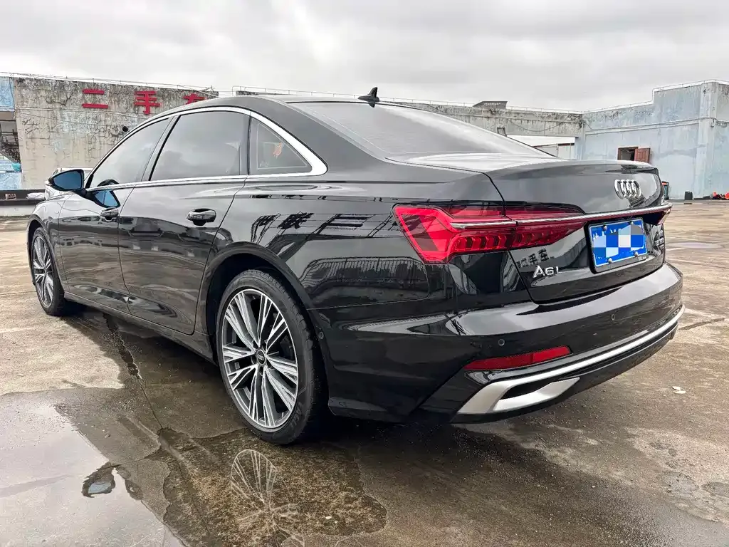 Audi A6L — фото 8
