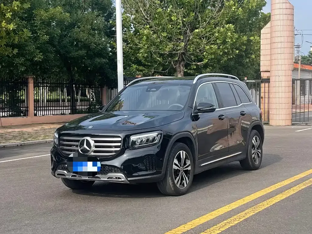 Mercedes-Benz GLB — фото 1
