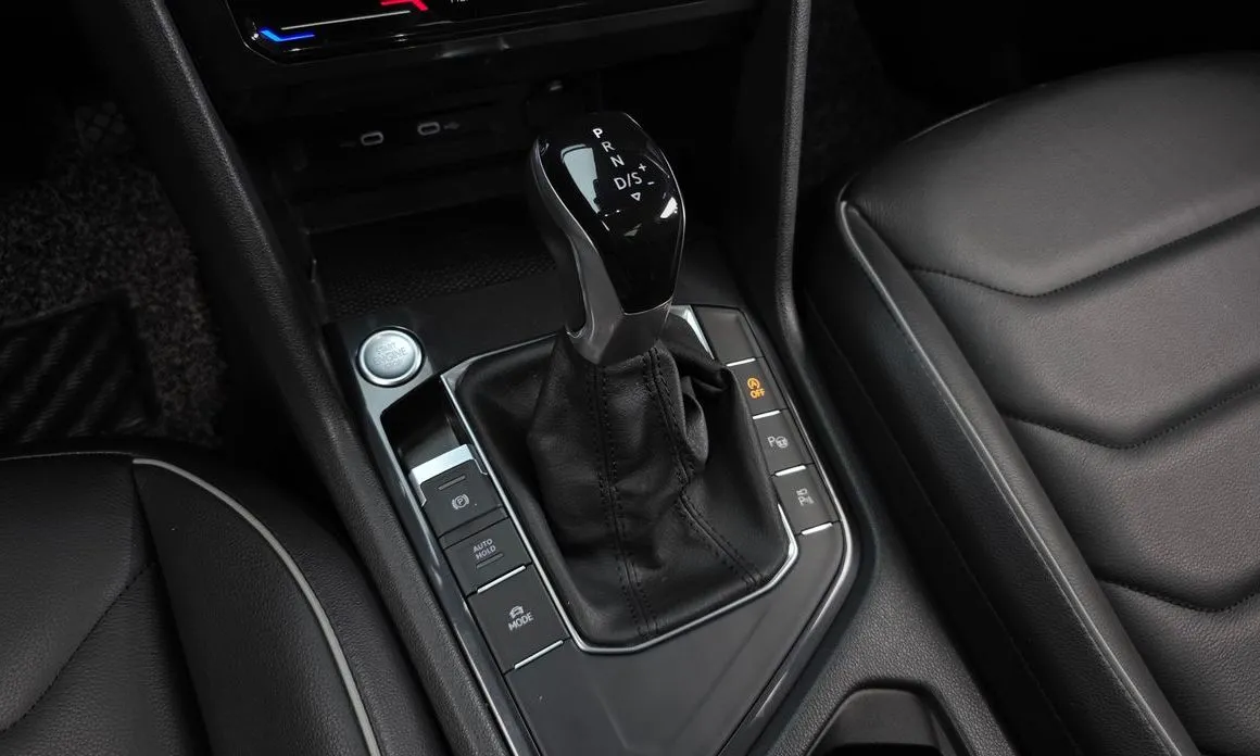 Volkswagen Tiguan — фото 6