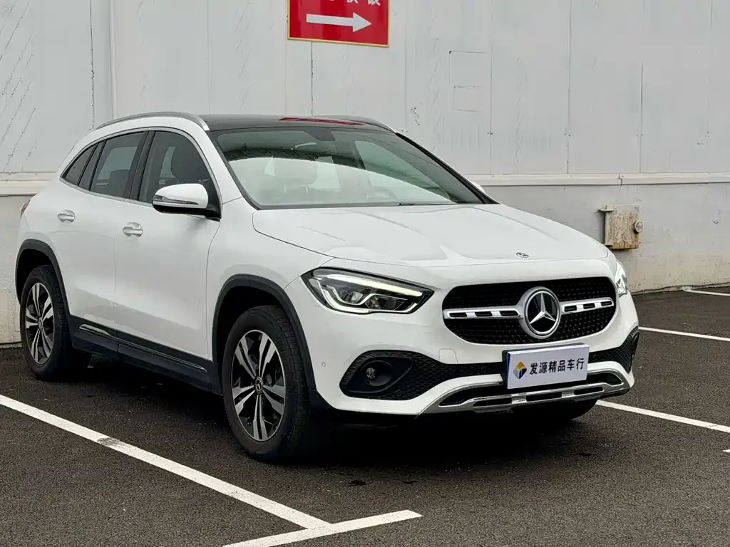 Mercedes-Benz GLA — фото 1