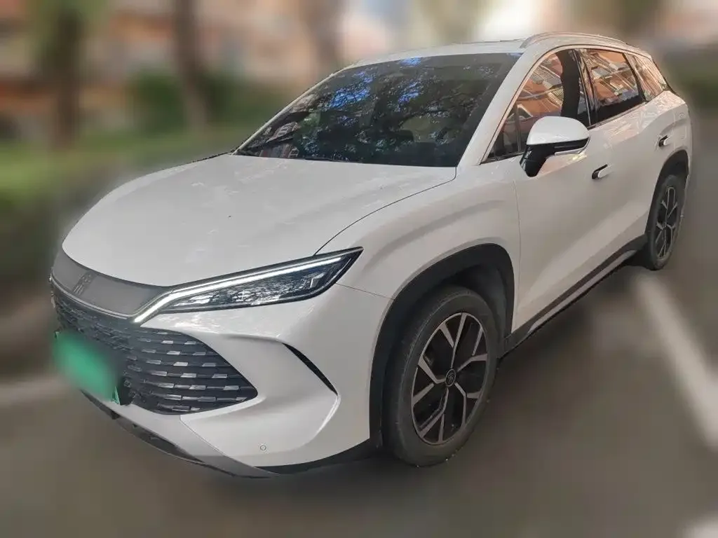 BYD L DM-i — фото 4