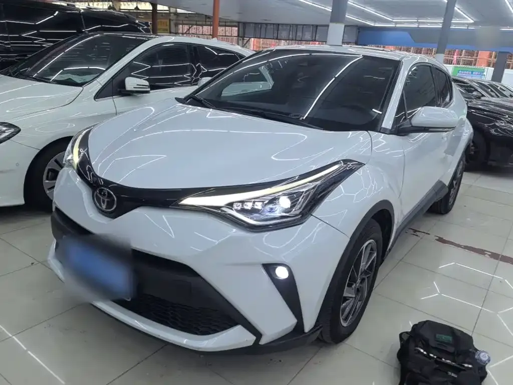 Toyota C-HR — фото 8