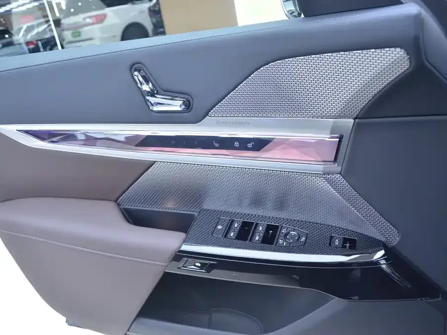 BMW 7 Series — фото 10
