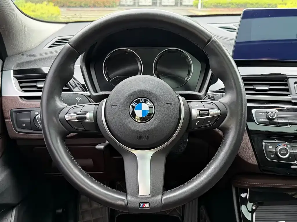 BMW X2 — фото 10