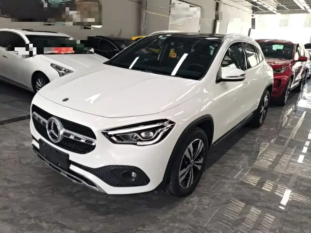 Mercedes-Benz GLA — фото 1