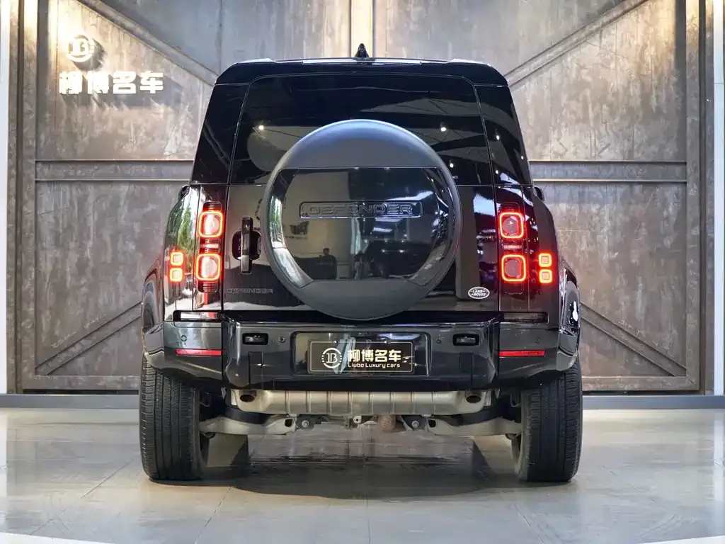 Land Rover Defender — фото 6