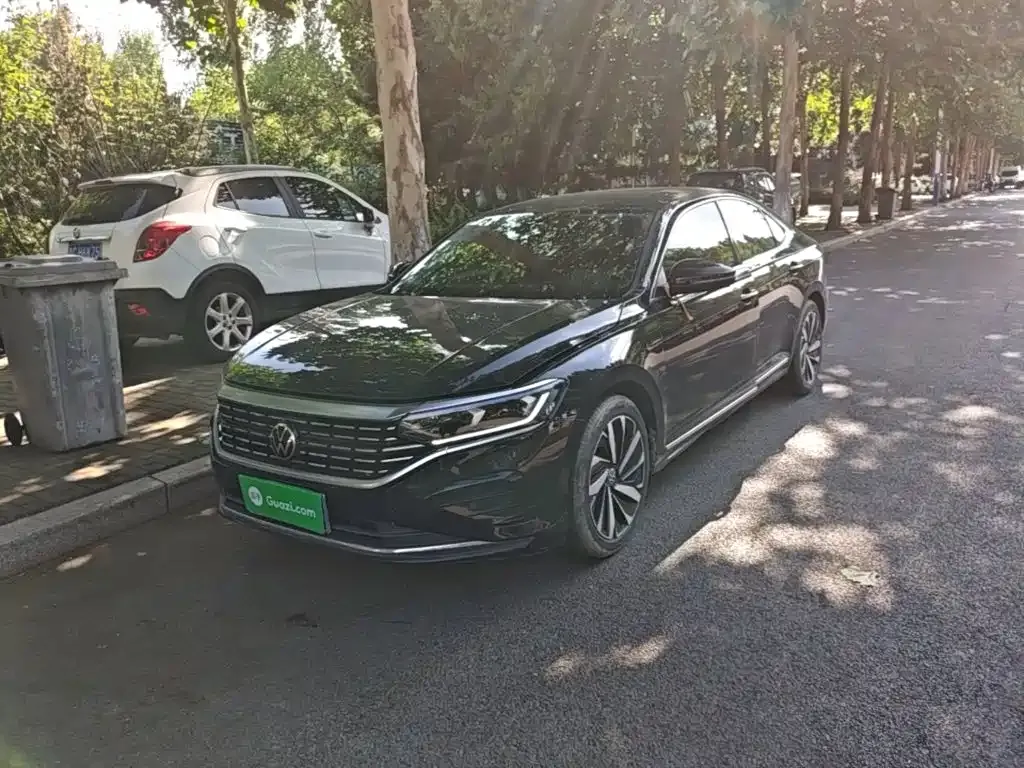 Volkswagen Passat — фото 1