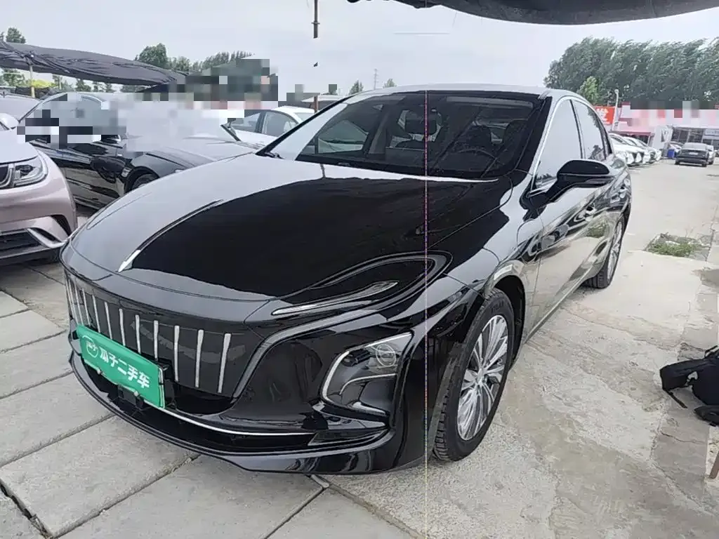 Hongqi E-QM5 — фото 1