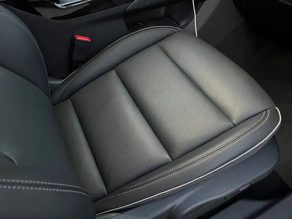 Buick Envision Plus — фото 3