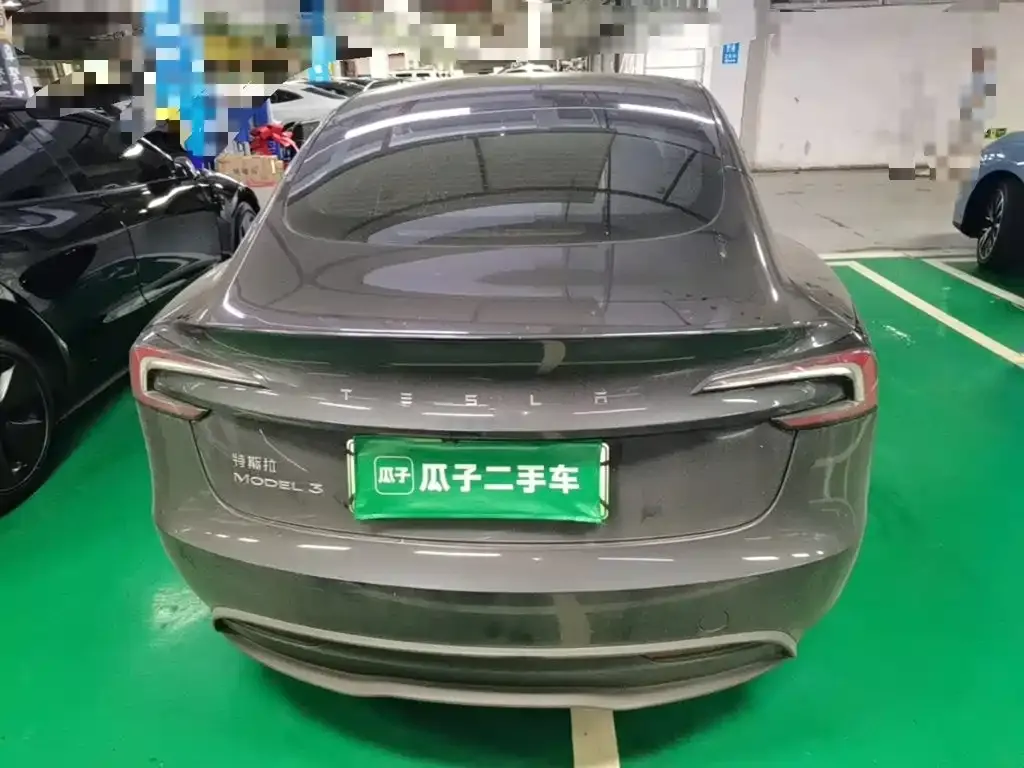 Tesla Model 3 — фото 10