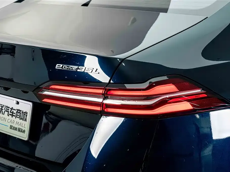 BMW i5 — фото 3