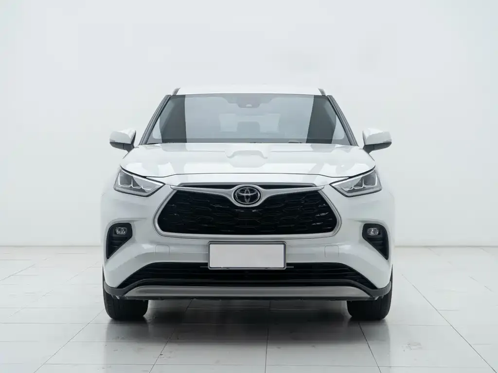Toyota Highlander — фото 1
