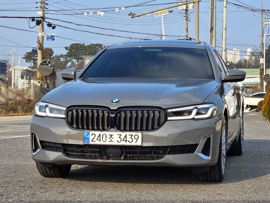 BMW 5-Series — фото 1