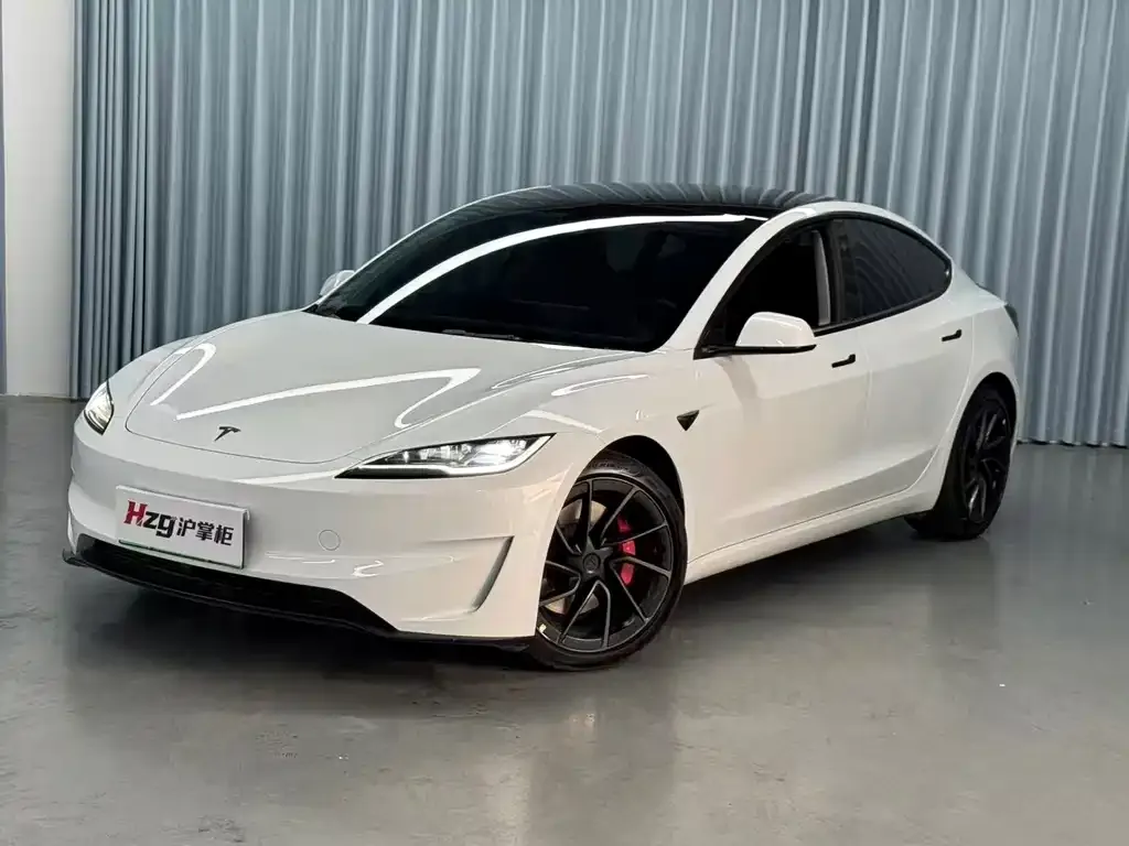 Tesla Model 3 — фото 1