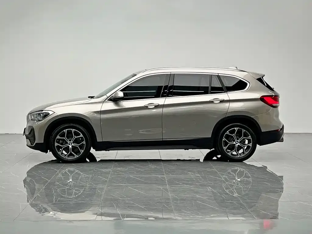 BMW X1 — фото 9