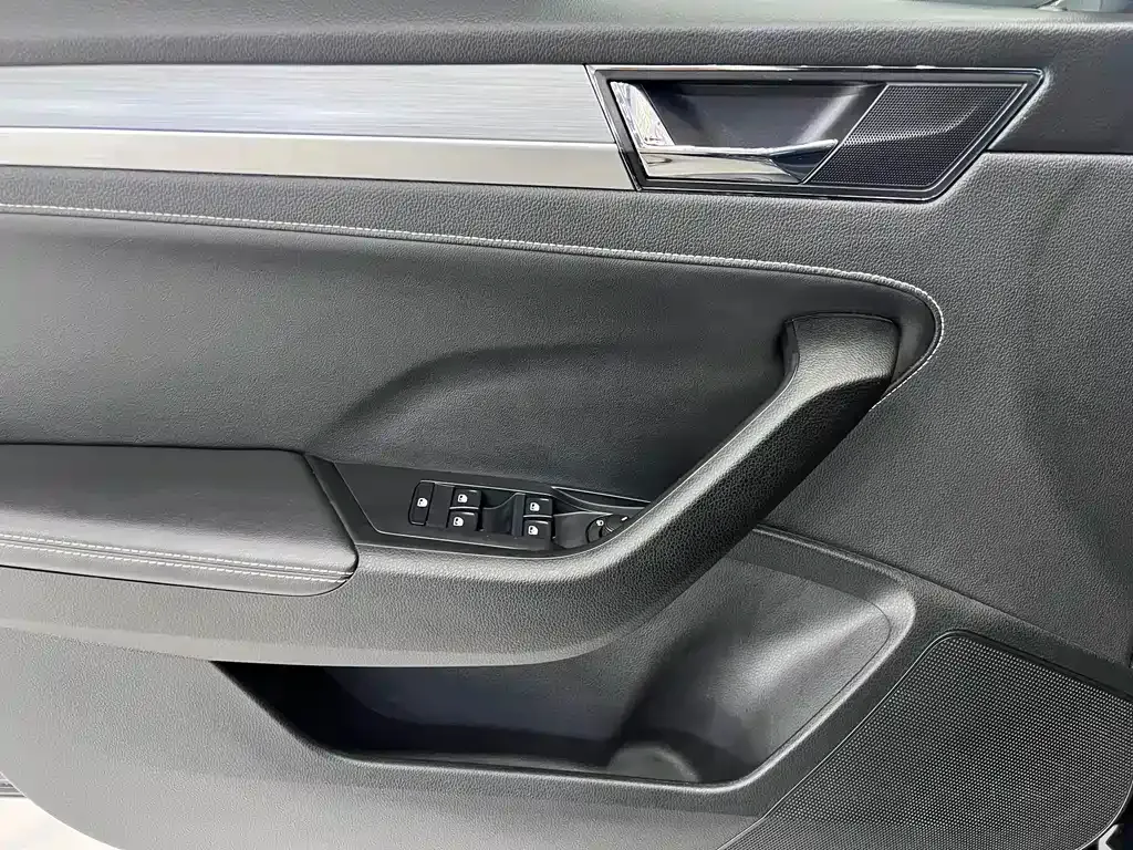 Skoda Superb — фото 10