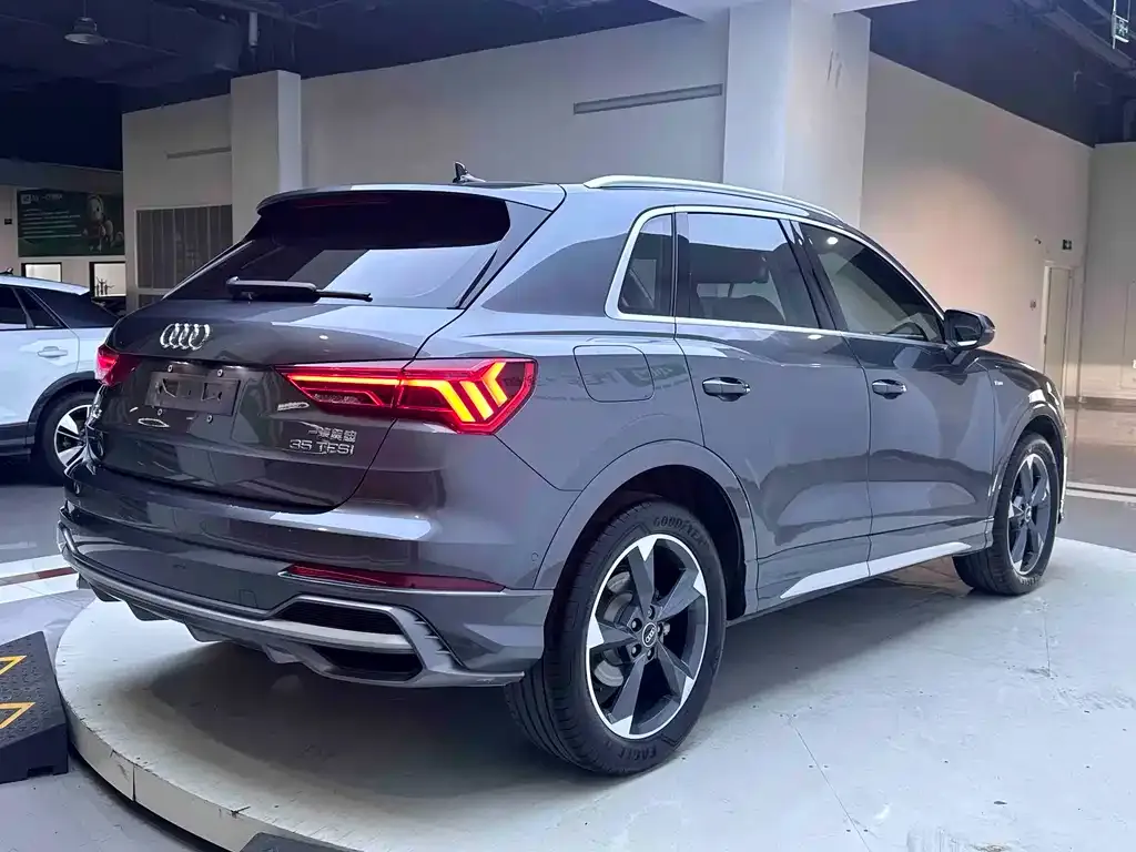 Audi Q3 — фото 7