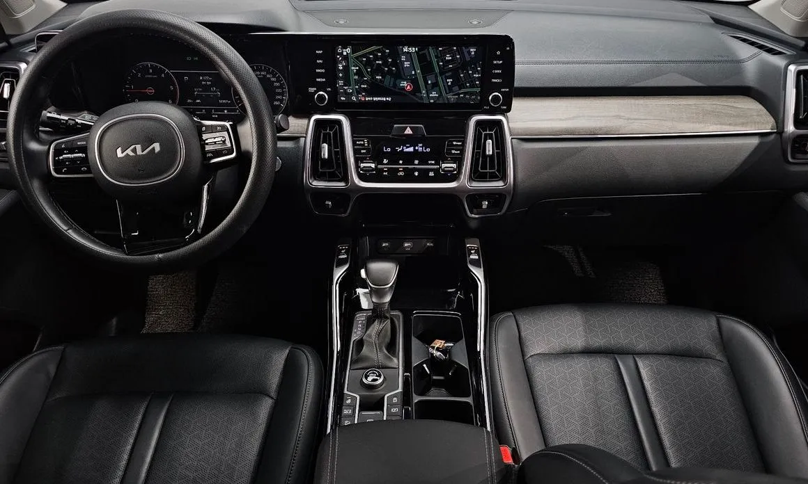Kia Sorento — фото 7