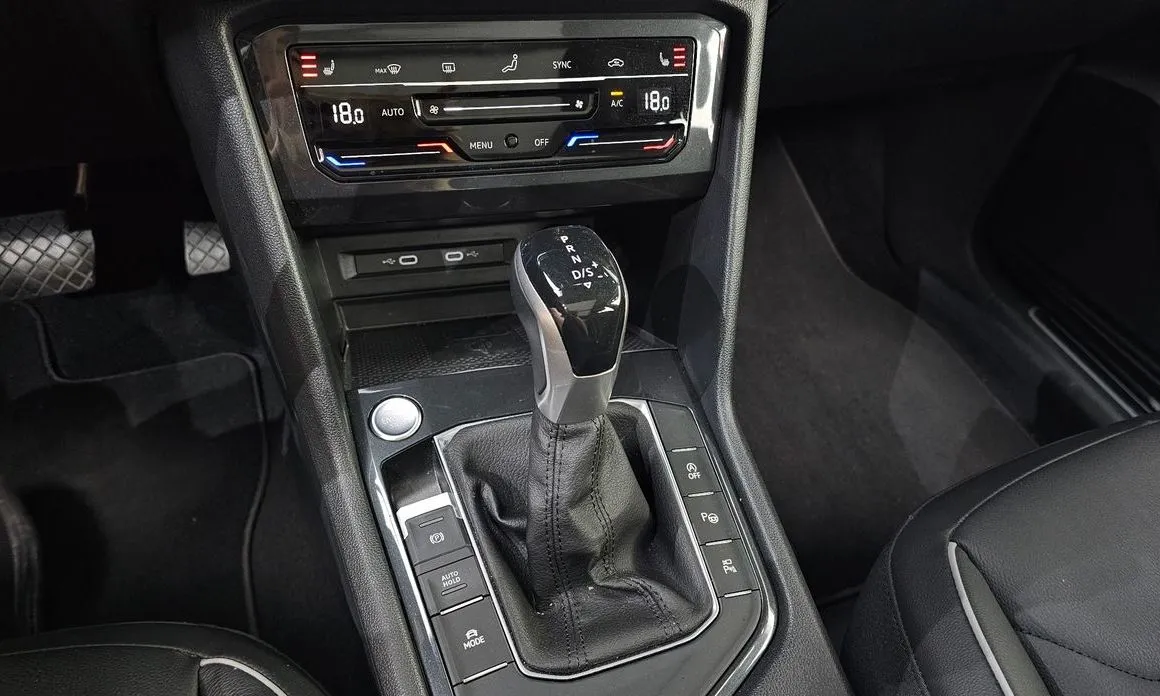 Volkswagen Tiguan — фото 7