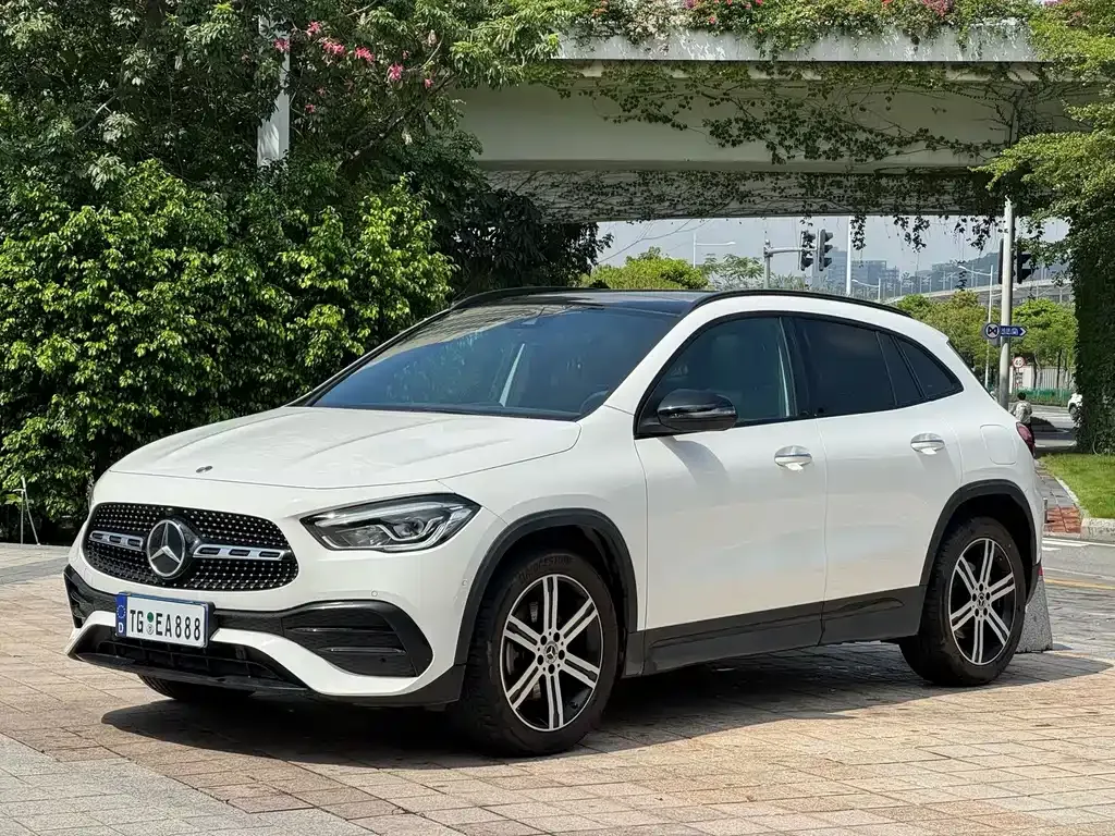 Mercedes-Benz GLA — фото 1