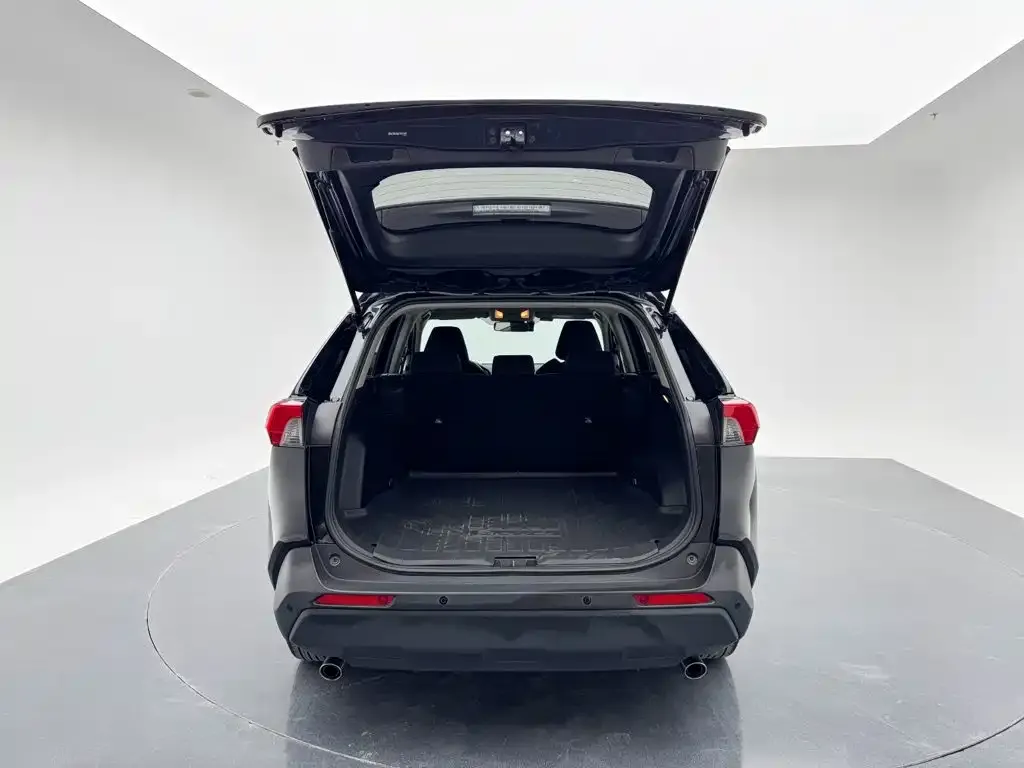 Toyota RAV4 — фото 2